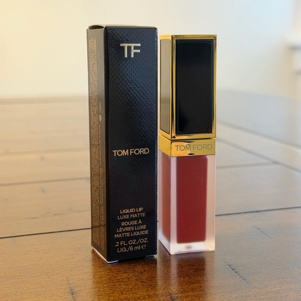 Tom Ford Liquid Lip Luxe Matte 6ml in 133 Scarlet Stiletto